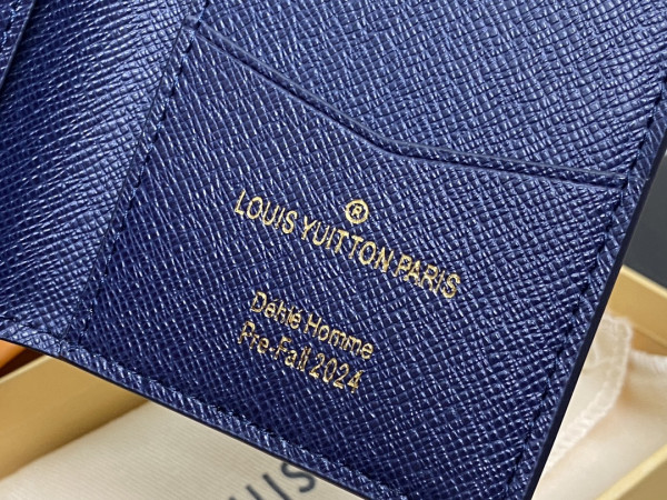 l0*is V*t0n pocket organizer-7.5*11.1*1 cm