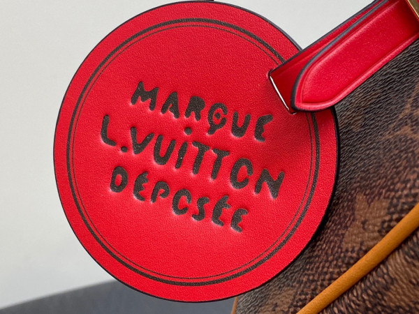 l0*is V*t0n locker dopp kit bag-23*13*12cm