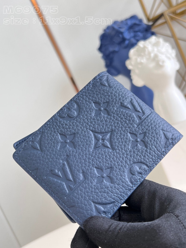 l0*is V*t0n slender wallet-11*8.5*2cm