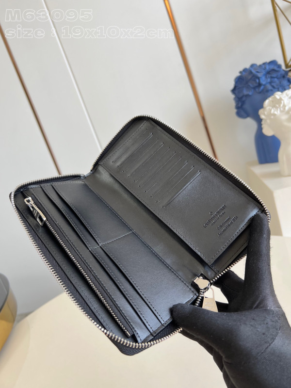 l0*is V*t0n zippy wallet-10*20*2 cm