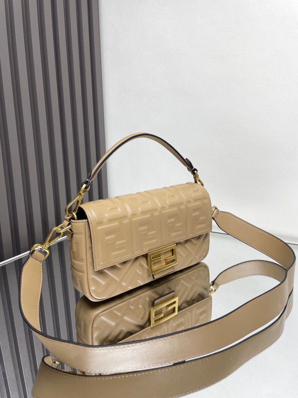 F**di baguette-26*13*6cm