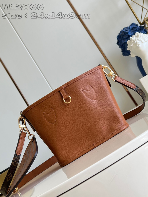 l0*is V*t0n neverfull bandoulière inside out bb