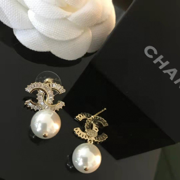 CL EARRINGS