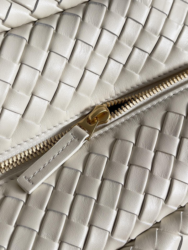 bo*te*ga Ve*ne*ta let