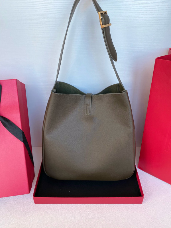 Y*L le 5 À 7 large soft hobo bag - 30x31x13cm