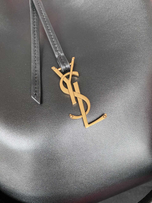 Y*L paris vii pochon in lambskin