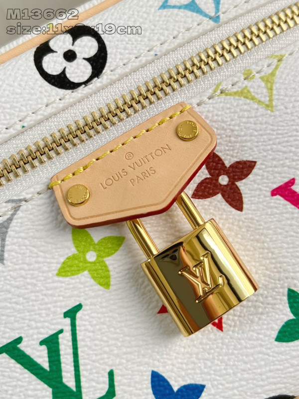 l0*is V*t0n vanity pouch-19 x 11.5 x 6.5 cm