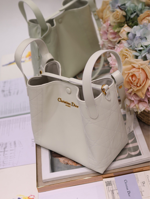 Diro Medium Signature Bucket Bag - 24*23*14CM