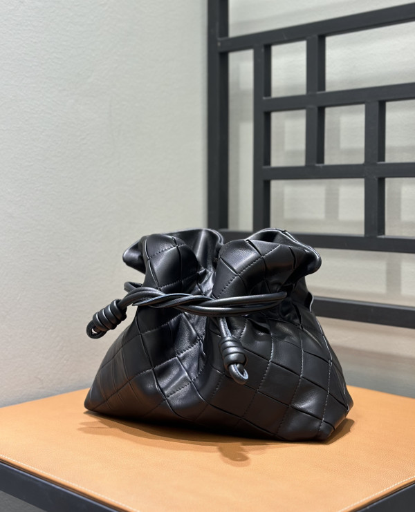 Lowee Flamenco purse - 30*24.5*10cm