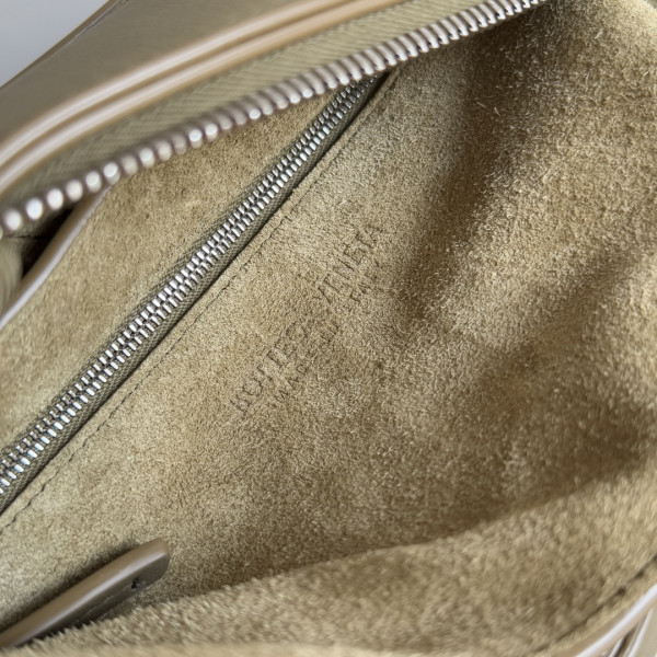 bo*te*ga Ve*ne*ta arco camera bag -28*18*9cm