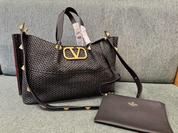 VALENTINO MEDIUM STRAW SUMMER TOTE