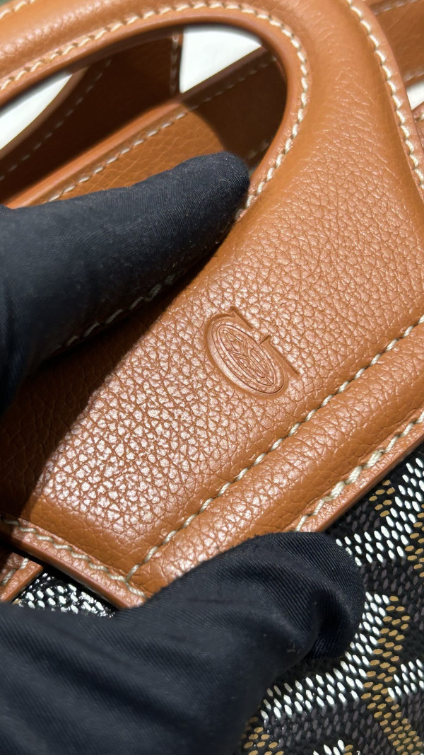 Go*ard beluga - 23×18.5×8cm