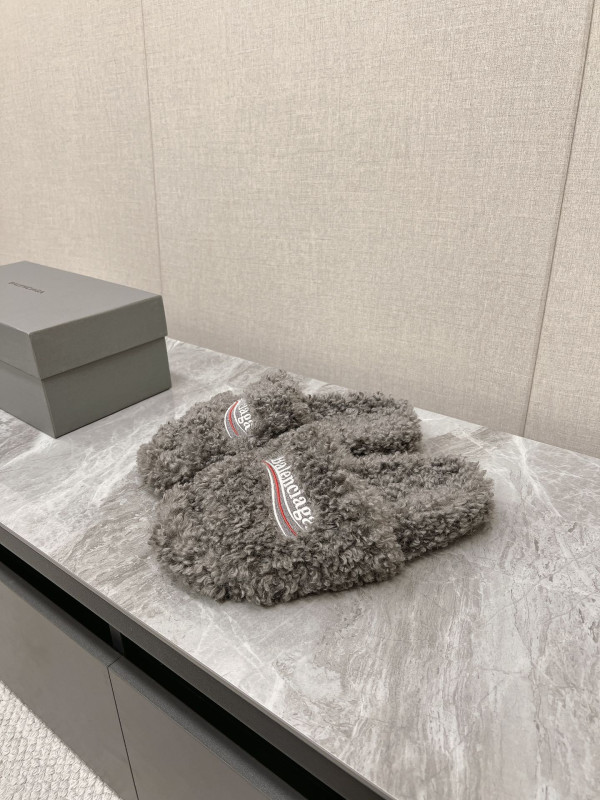 Ba*len*cia*ga slides