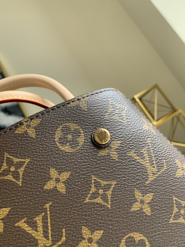 l0*is V*t0n montaigne bb