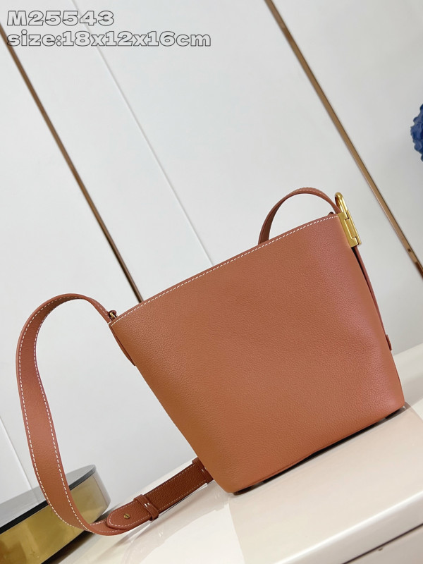 l0*is V*t0n low key all in bb