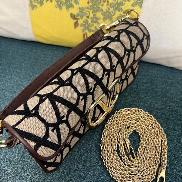 VALENTINO LOCÒ SHOULDER BAG